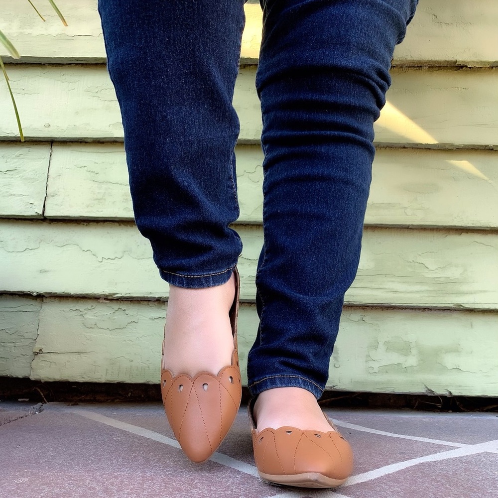 All new tan scalloped flats - Picture 9 of 12
